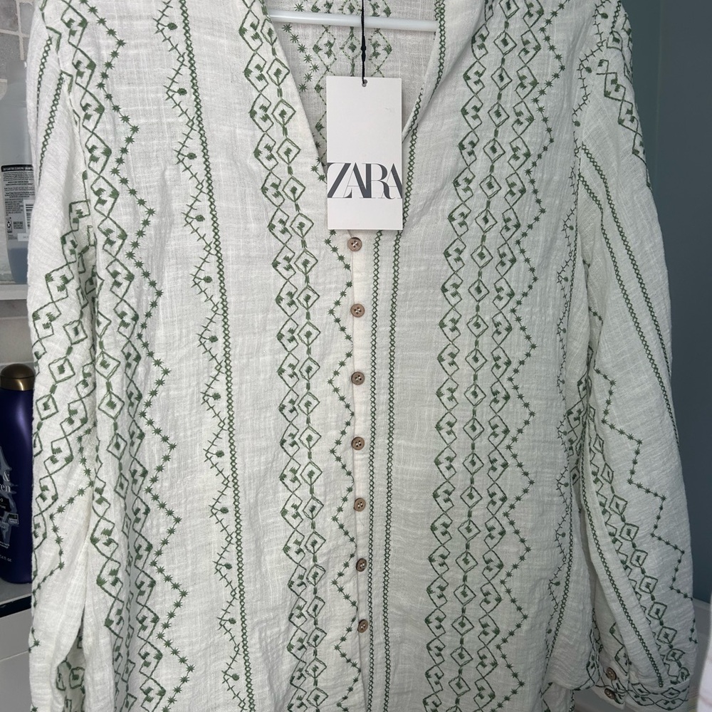 Green Patterned Button-Up Shirt - Picture 3 of 5